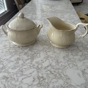 Mikasa Fine Ivory TIVOLI D1000 Creamer and Sugar Bowl with lid. Like new.